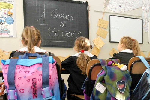 Cgil Puglia:, scuola primaria: dense nubi si affacciano all'orizzonte.