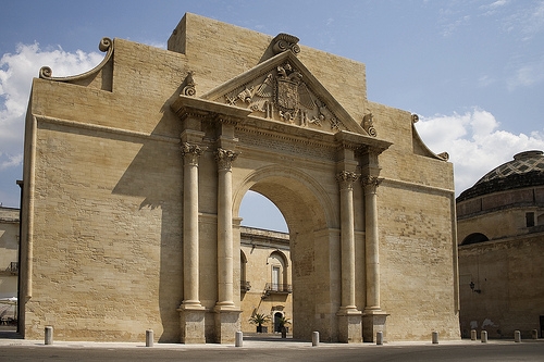 Lecce, il mercatino dell'Antiquariato si trasferirà in Piazza Aymone