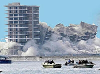 Punta Perotti, oggi l'ultima parte dell'abbattimento