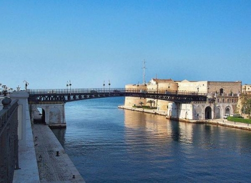 Taranto in fondo alla classifica per città eco-mobile