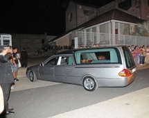 Il feretro di Manuele Braj