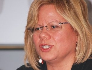 Consegna alloggi a San Pio. Loredana Capone incontra i residenti