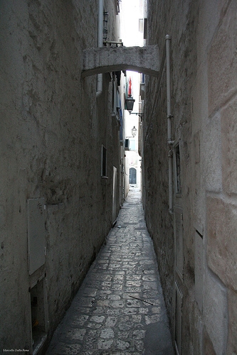 La Wertmuller lascia Taranto, vittima di estorsione